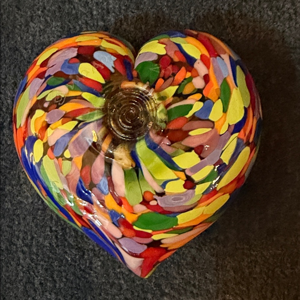 HAND BLOWN GLASS HEART BY:MAD ART - Picture 2 of 5